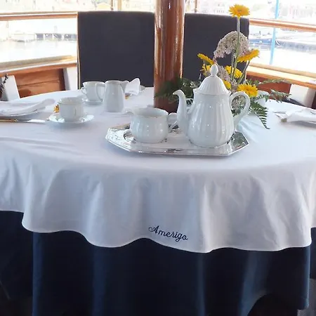Botel Imbarcazione Amerigo Varazze