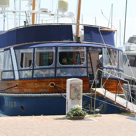 Imbarcazione Amerigo Botel Varazze