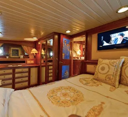 Imbarcazione Amerigo Botel *