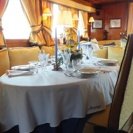 Botel Imbarcazione Amerigo Varazze